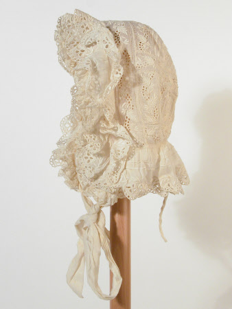 Girl's bonnet