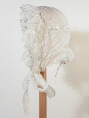 Girl's bonnet