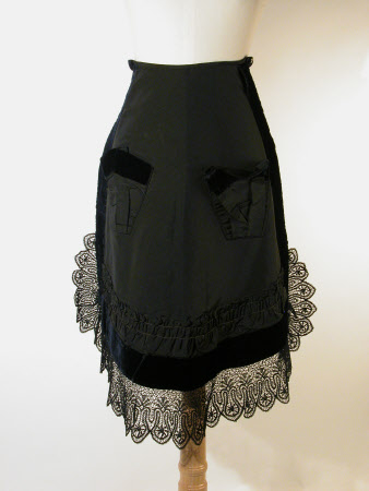 Dress apron