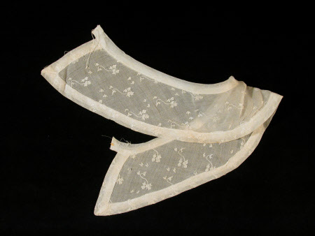 Maid's collar