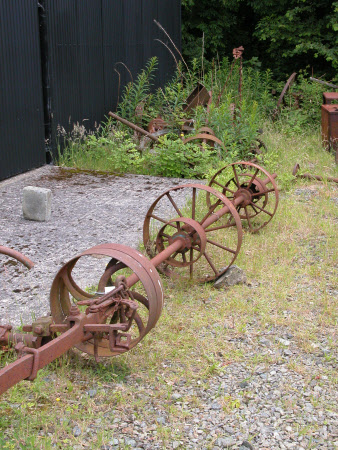 Belt wheel shaft