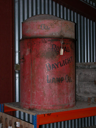 Oil canister