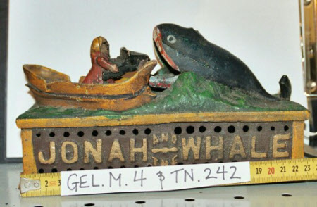 Mechanical money box