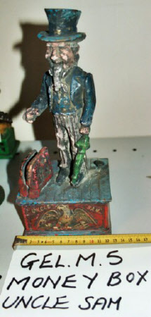 Mechanical money box