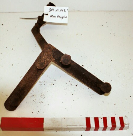 Spring hanger