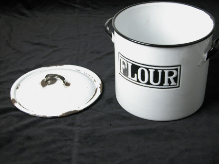 Flour bin