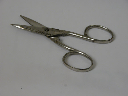 Manicure scissors