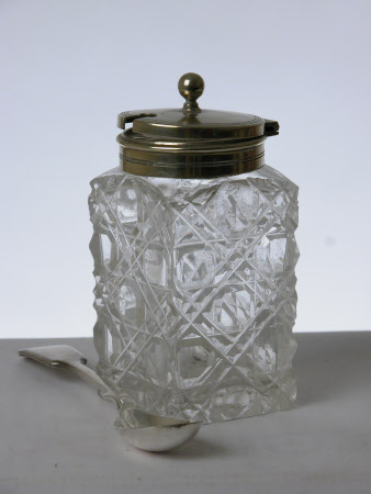 Salt cellar
