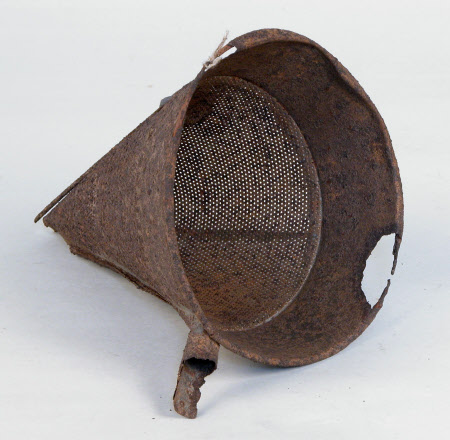 Funnel strainer