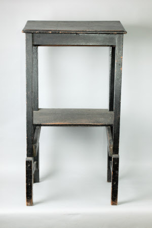 Standing desk