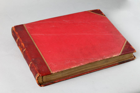 Photograph album
