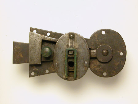 Door latch