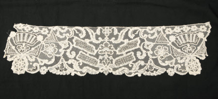 Lace collar