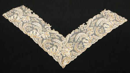 Lace collar