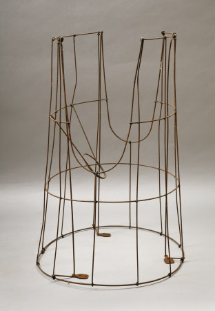 Skirt frame