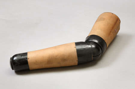 Dressmaker's dummy