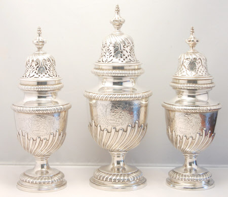 Covered vase