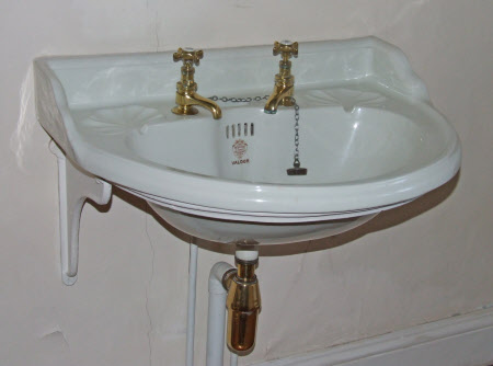 Wash basin