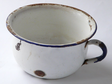 Child's chamber pot
