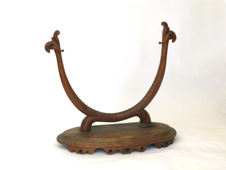 Dressing table mirror stand