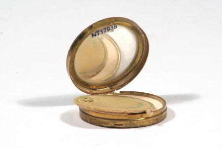 Powder compact