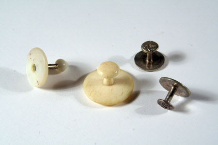 Collar stud