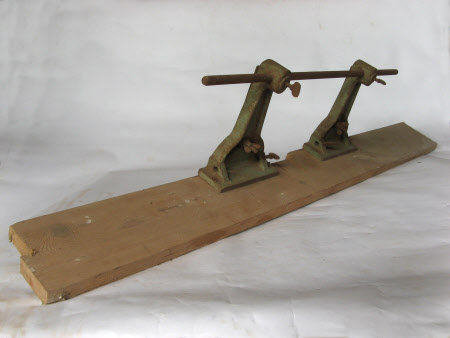 Mitre box