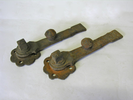 Door latch