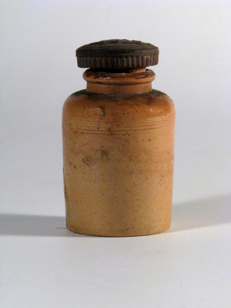 Salt pot