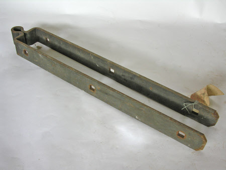 Strap hinge