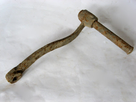 Starting handle