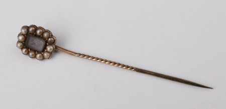 Tie pin