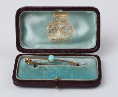 Tie pin