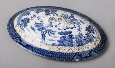 Tureen cover