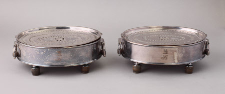 Hot water stand