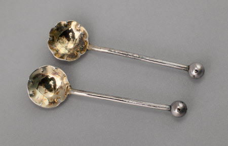 Salt spoon