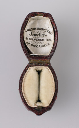 Ring box