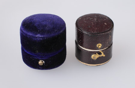 Ring box