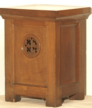 'credence'-type table