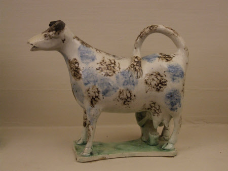 Cow creamer