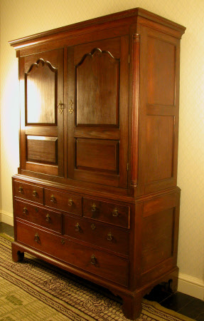 Linen press