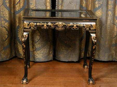 Display table