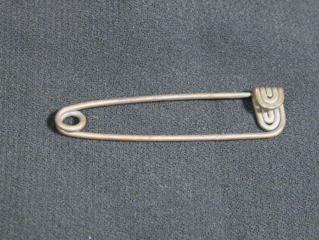 Safety pin