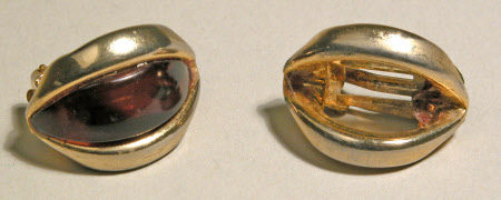 Clip earring