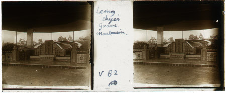 Leong Chye's Grave Moulosion, Chinese Gardens