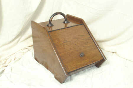 Coal scuttle and shovel