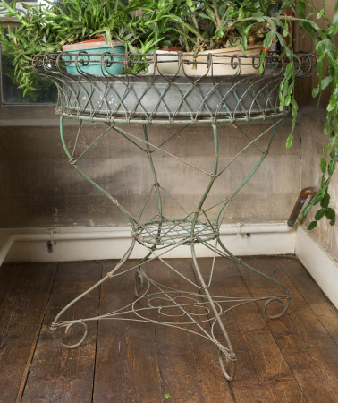Plant stand