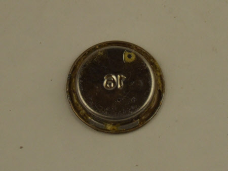 Paint tin lid