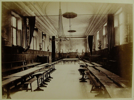 Eton, interior