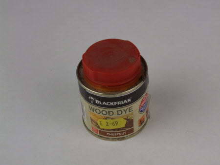 Wood dye tin